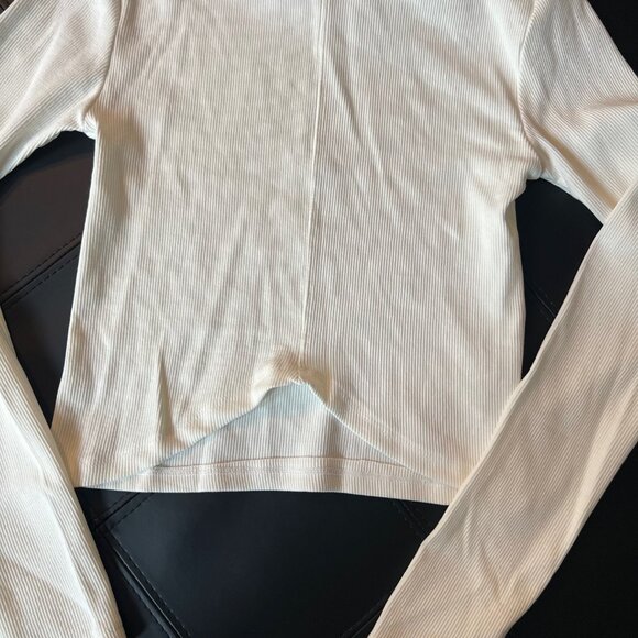 Forever 21 Ribbed long sleeve cropped turtleneck top cream size small - Picture 3 of 5